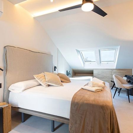 Magnificent Renovated 2Bd 2Bth Duplex With Terrace - City Centre Màlaga Exteriér fotografie